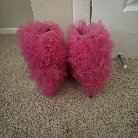 Pink Ruffled Heels - Picture 5 of 6